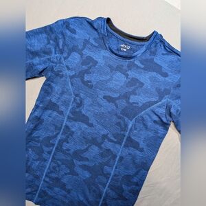BCG Men's Two-tone Blue Camo Dri-Fit, Athletic, Crew Neck Shirt. Size Small